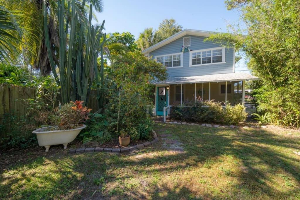 Serene Beachy Bungalow With Large Screened Porch! Tampa Esterno foto