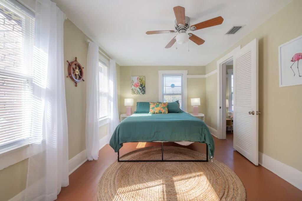 Serene Beachy Bungalow With Large Screened Porch! Tampa Esterno foto